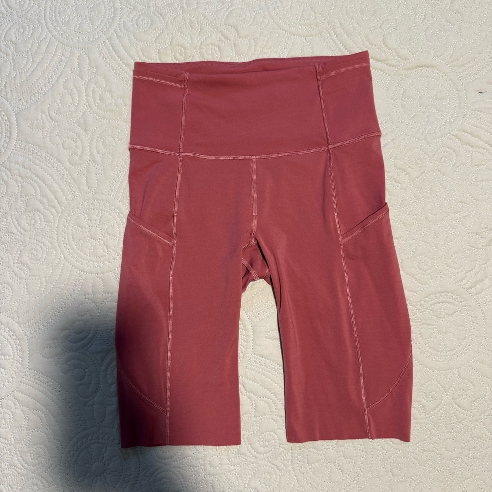 Lululemon Align High Rise 8” Shorts Size 4 Mauve Pink w/ Pockets